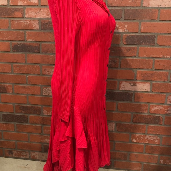 Size medium Bellissima red pleated dress - Picture 2 of 3
